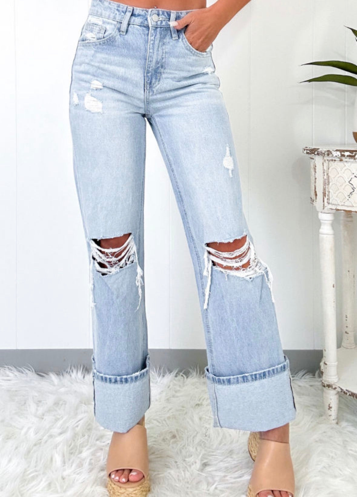 Light washed wide legged  distressed denim